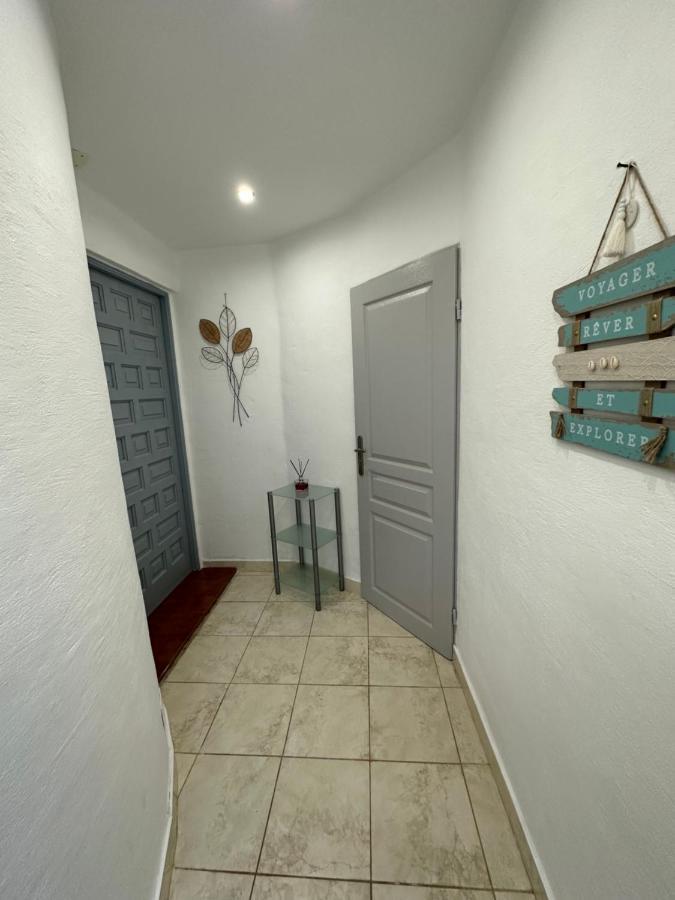 Maison De Vacances Avec Amarre เอมปูเรียบราบา ภายนอก รูปภาพ